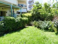 A garden outside Avgi Garden House Chania with private entrance