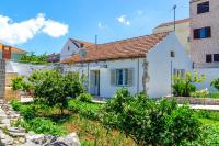 Vonkajšia záhrada v ubytovaní House Lara