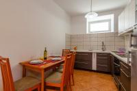 Kuchyňa alebo kuchynka v ubytovaní House Lara