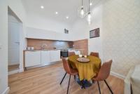 Kuchyňa alebo kuchynka v ubytovaní Center Simeon apartment