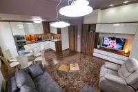 TV a/nebo společenská místnost v ubytování Cosy Luxury Flat in the Centrum- 90sqm - 3 rooms.