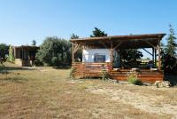 Vonkajšia záhrada v ubytovaní Limnos Stone House