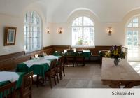 En restaurant eller et andet spisested på Gutshotel Odelzhausen