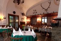 En restaurant eller et andet spisested på Gutshotel Odelzhausen