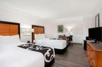 Baymont by Wyndham Fort Myers Central - Housity