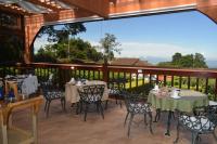 Balkón nebo terasa v ubytování Finca Paraiso Mountain Retreat near San Jose Airport