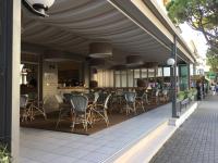 Reštaurácia alebo iné gastronomické zariadenie v ubytovaní Hotel Arena