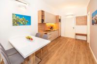 Kuchyňa alebo kuchynka v ubytovaní Apartments Kricin II