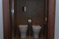 A bathroom at “A piazzetta”