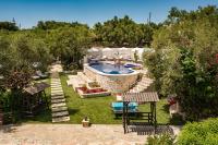The swimming pool at or close to Ktima Kourou