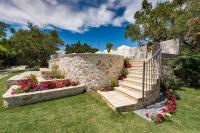 A garden outside Ktima Kourou