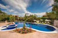 The swimming pool at or close to Ktima Kourou