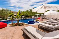 The swimming pool at or close to Ktima Kourou