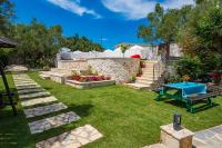 A garden outside Ktima Kourou