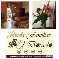 un collage de dos fotos de una habitación con un jarrón de flores en Posada Familiar El Dorado, en Xilitla