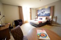 Grosvenor Hotel Adelaide by Accorにあるベッド