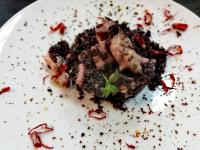 Jídlo v hotelu nebo okolí