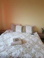 Postel nebo postele na pokoji v ubytování Malavi Guest House Krasen! Comfort&clean!