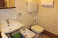 A bathroom at Albergo Napoleone