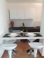 A kitchen or kitchenette at HOLIDAY APARTAMENTS