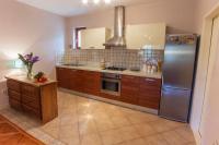 Kuchyňa alebo kuchynka v ubytovaní Apartment Varga