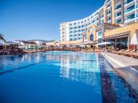 Bazén v ubytování The Lumos Deluxe Resort Hotel & Spa nebo v jeho okolí