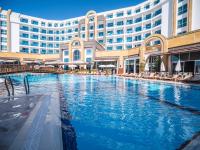 Bazén v ubytování The Lumos Deluxe Resort Hotel & Spa nebo v jeho okolí