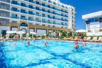 Bazén v ubytování The Lumos Deluxe Resort Hotel & Spa nebo v jeho okolí