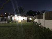 A garden outside Casa independiente con piscina y pista deportiva privadas