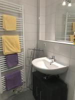 A bathroom at Lilians modern Appartement in historical Citycenter
