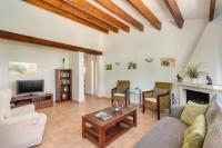 Televízia a/alebo spoločenská miestnosť v ubytovaní Villa BiniLlor by Mauter Villas