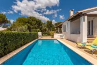 Bazén v ubytovaní Villa BiniLlor by Mauter Villas alebo v jeho blízkosti