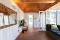 Posezení v ubytování Denbrae Cottage West