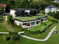 A garden outside Linde Villas