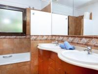 Kúpeľňa v ubytovaní Holiday Home Mas Ambros by Interhome