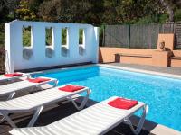 Bazén v ubytovaní Holiday Home Mas Ambros by Interhome alebo v jeho blízkosti