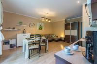 Kuchyňa alebo kuchynka v ubytovaní Apartament Brzozowy Zakątek - 5D Apartamenty