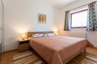 Posteľ alebo postele v izbe v ubytovaní Apartments Belavic by El-Pi Tours