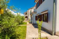 Vonkajšia záhrada v ubytovaní Apartments Belavic by El-Pi Tours