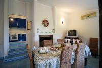 Kuchnia lub aneks kuchenny w obiekcie Villa Azzurra nel centro di Costa Rei