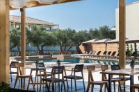 Bazén v ubytování Tsamis Zante Suites nebo v jeho okolí