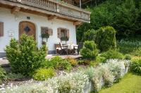Ogród w obiekcie Apartment Landhaus Mühlau in Tirol