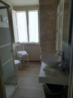 A bathroom at Appartamento il castellare