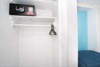 Ein Bett oder Betten in einem Zimmer der Unterkunft West Side YMCA