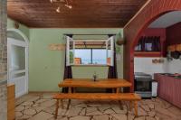 Kuchyňa alebo kuchynka v ubytovaní Holiday home Duje