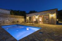 Bazén v ubytovaní David's Villas - Private Pool & Scenic Surroundings alebo v jeho blízkosti