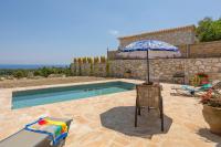 Bazén v ubytovaní David's Villas - Private Pool & Scenic Surroundings alebo v jeho blízkosti