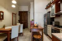 Kuchyňa alebo kuchynka v ubytovaní St. Stephen Boulevard Apartment