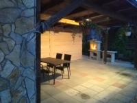 Patio alebo iná vonkajšia časť ubytovania Apartmani Sara i Marta