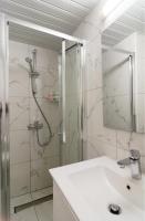 Koupelna v ubytování Larnaka Seaview Luxury Suites